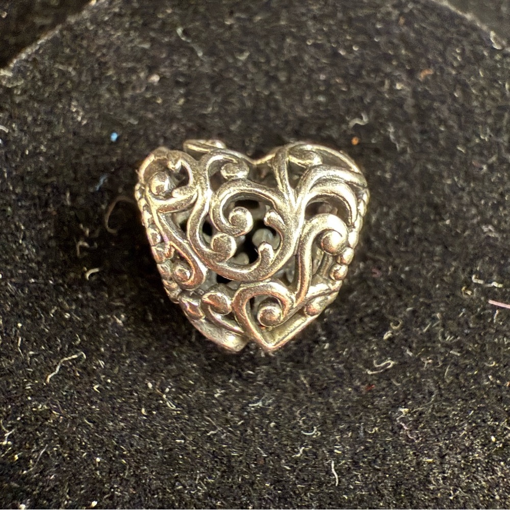 Pandora Regal Heart Charm